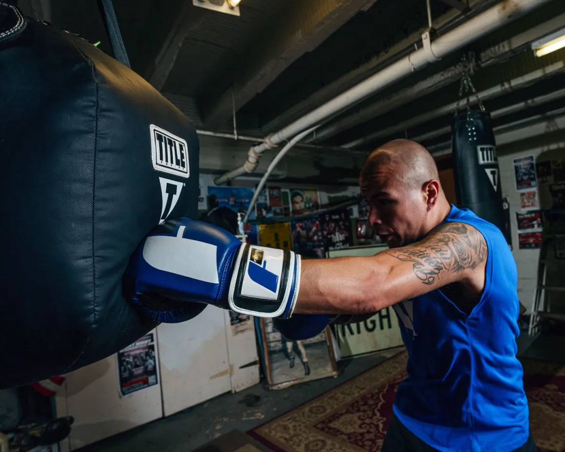 Fighting Big Logo Bag Boxing Gloves
