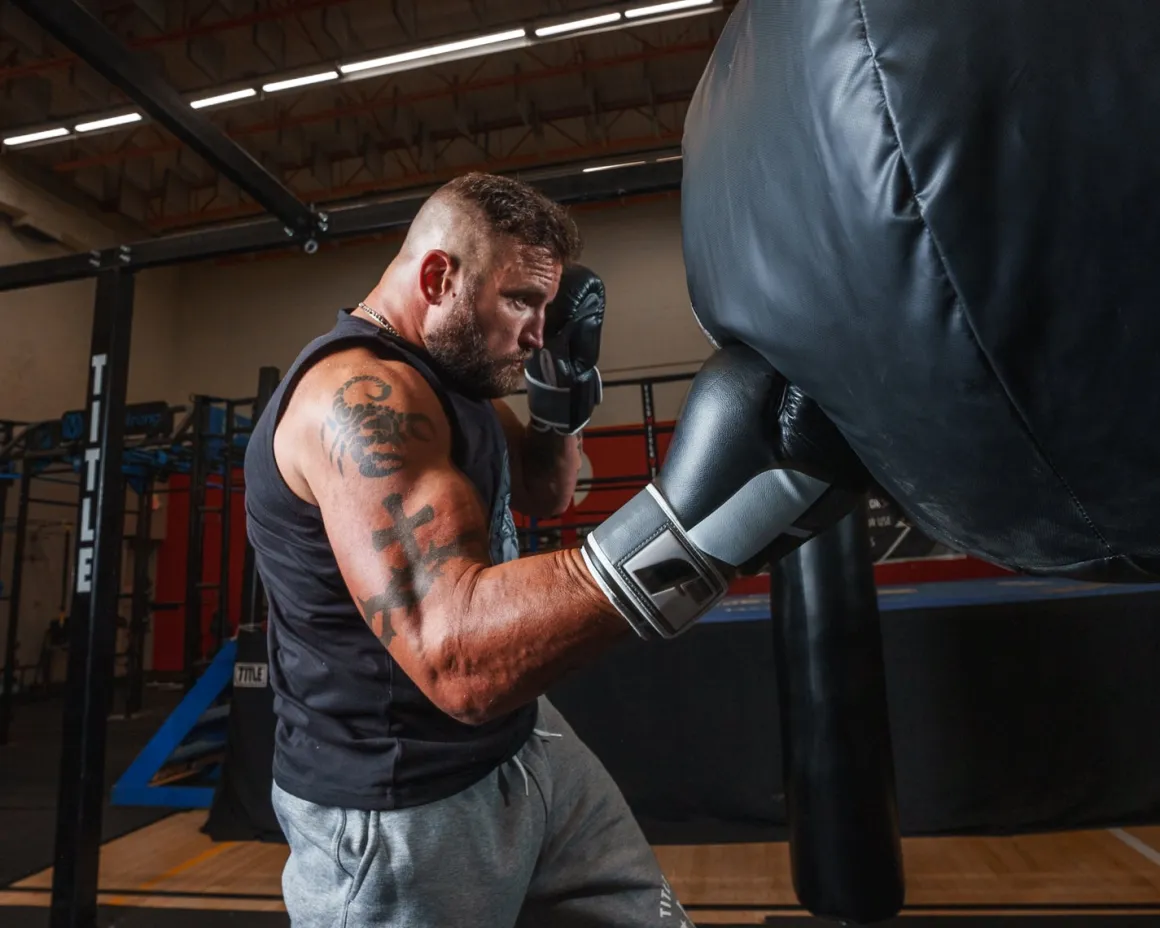 Fighting Big Logo Bag Boxing Gloves
