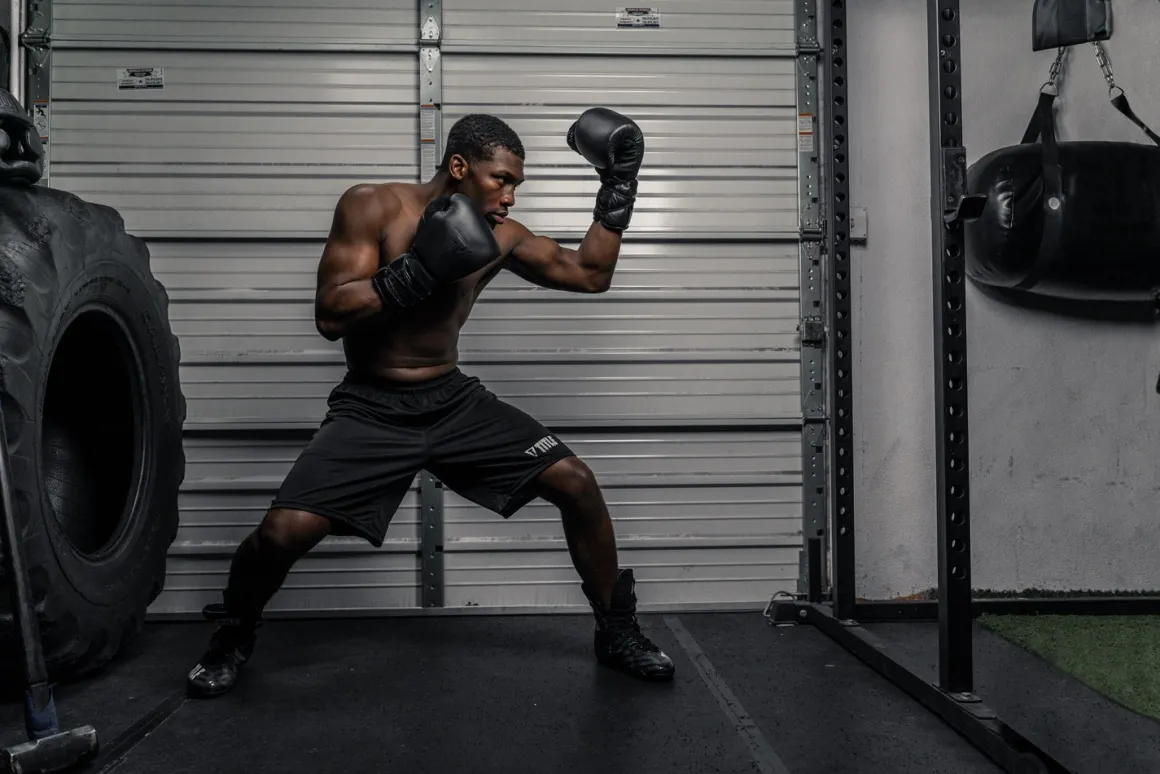 TITLE BLACK Lace Sparring Gloves 2.0