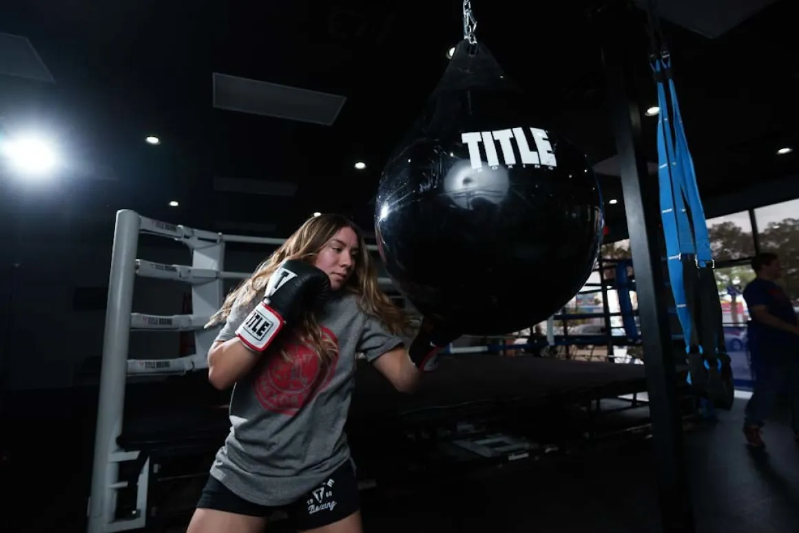 TITLE Boxing Aqua Training Punching Bag