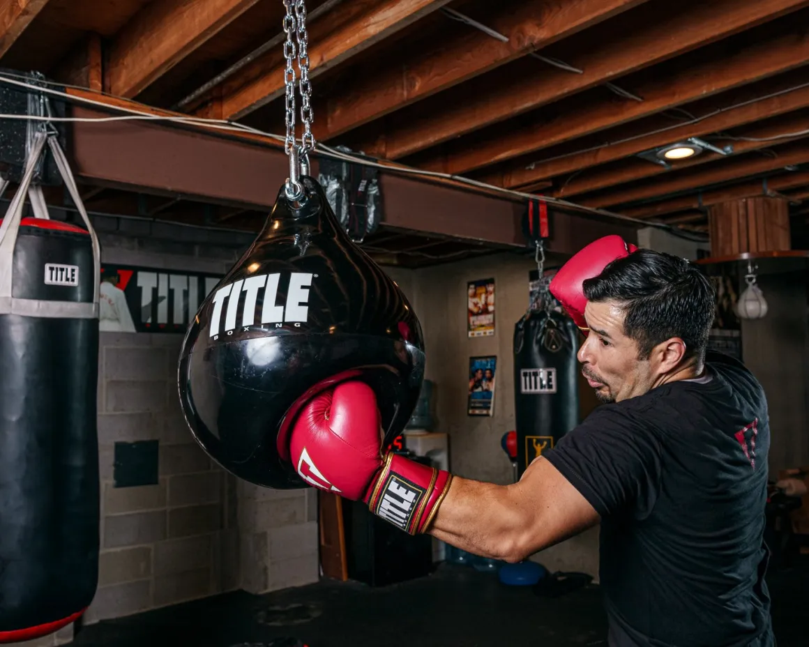 TITLE Boxing Aqua Training Punching Bag