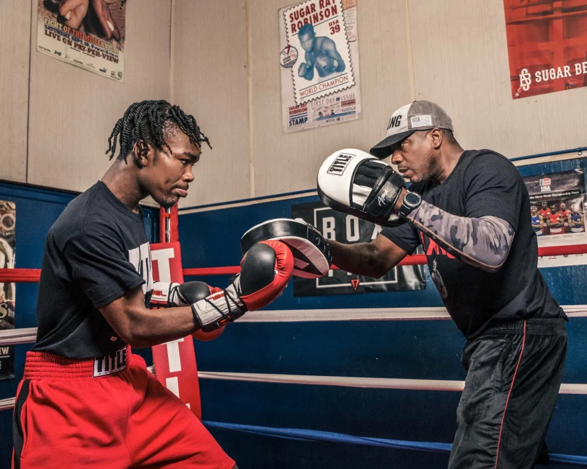 TITLE Boxing Attack “Big-T” Punch Mitts 2.0