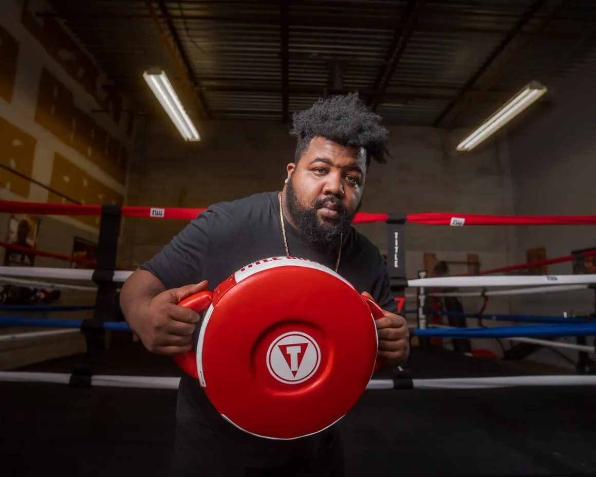 TITLE Boxing Fighting Fresh Punch Shield