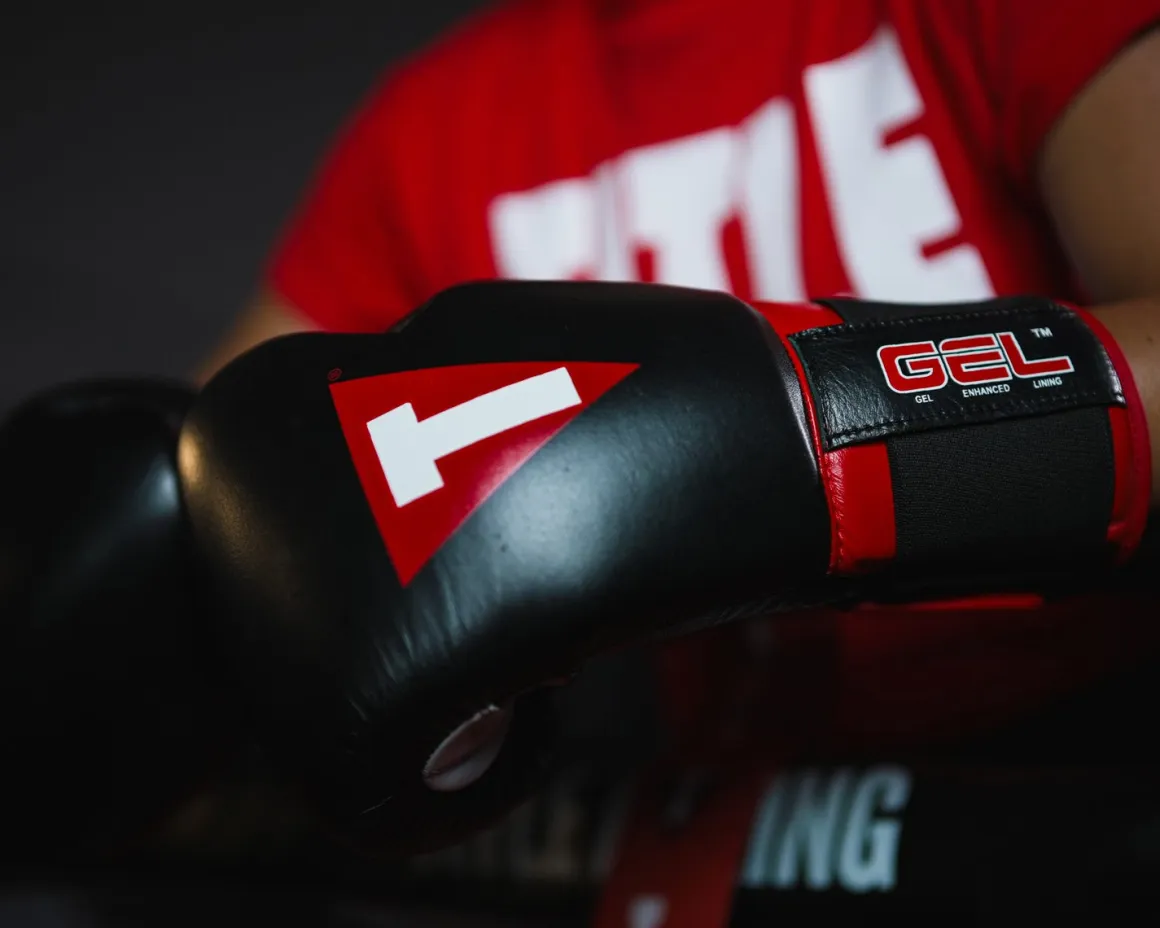 TITLE Boxing Gel Generation Leather Bag Boxing Gloves