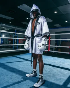 TITLE Boxing Pro Fingertip Robe 2.0