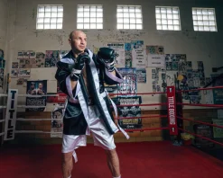 TITLE Boxing Pro Fingertip Robe 2.0