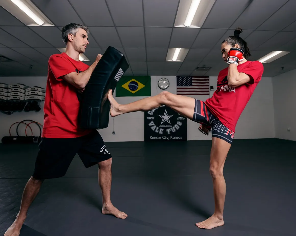 TITLE Boxing Pro Punch Shield 2.0