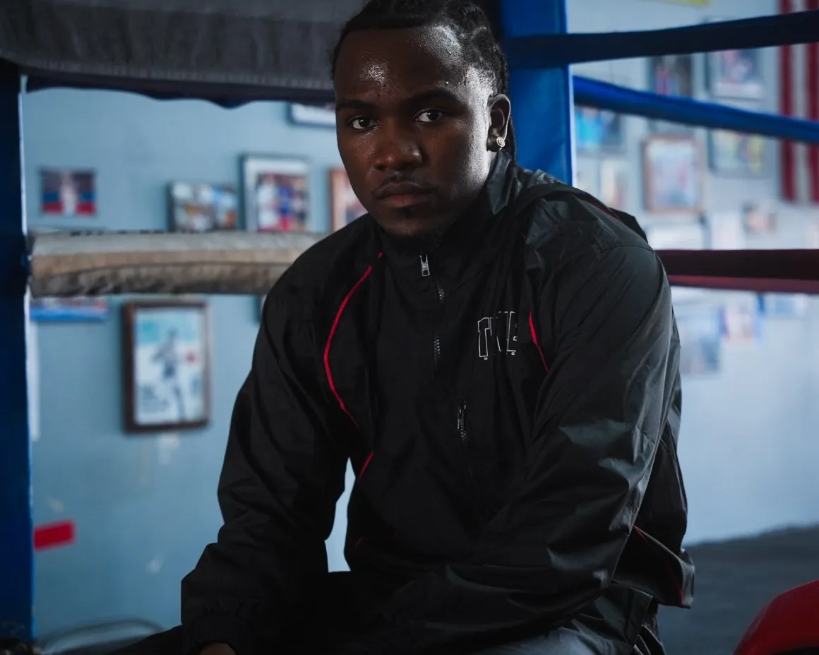 TITLE Boxing Reign Rubberized Sauna Suit