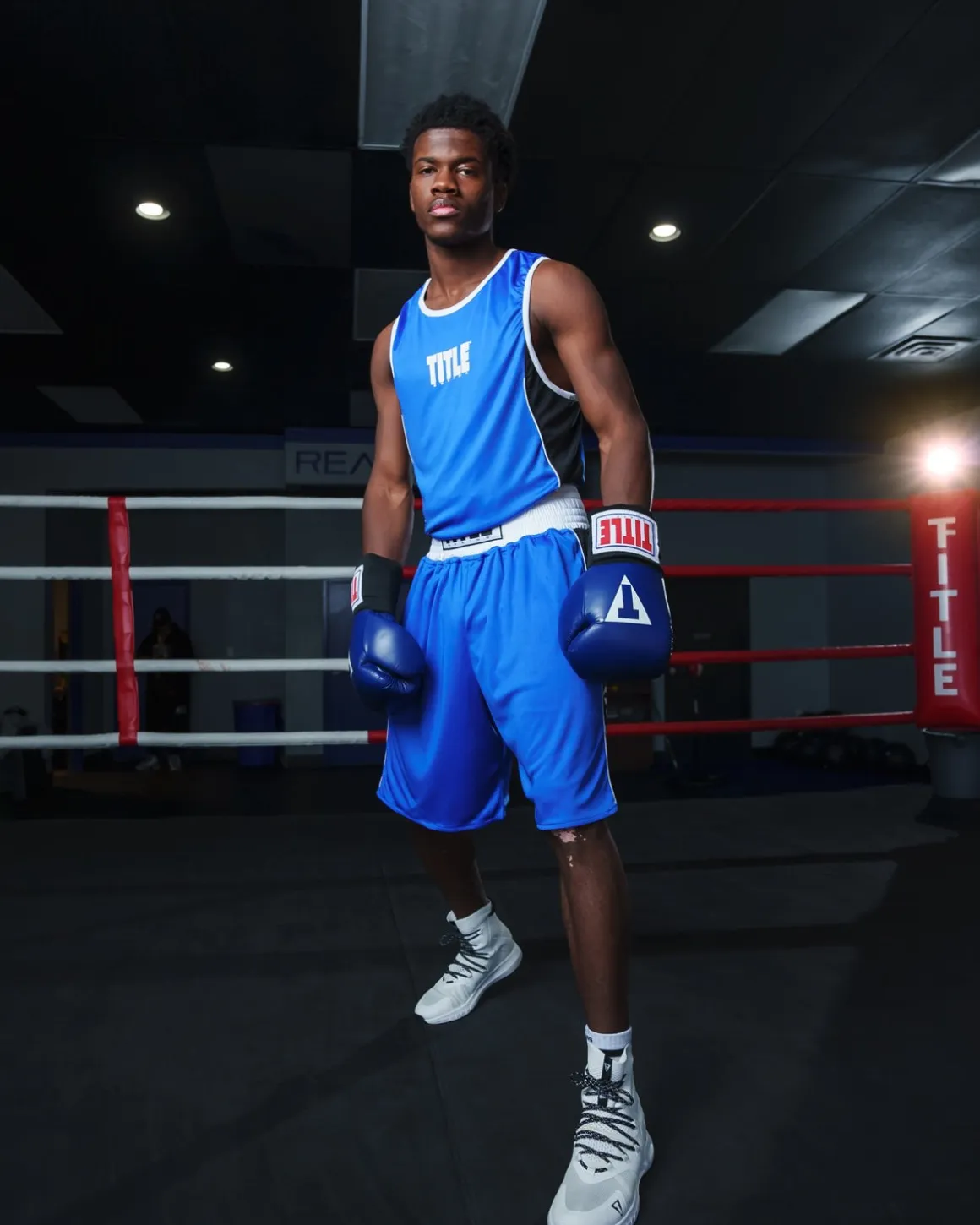 TITLE Boxing Stinger Reversible Amateur Boxing Set