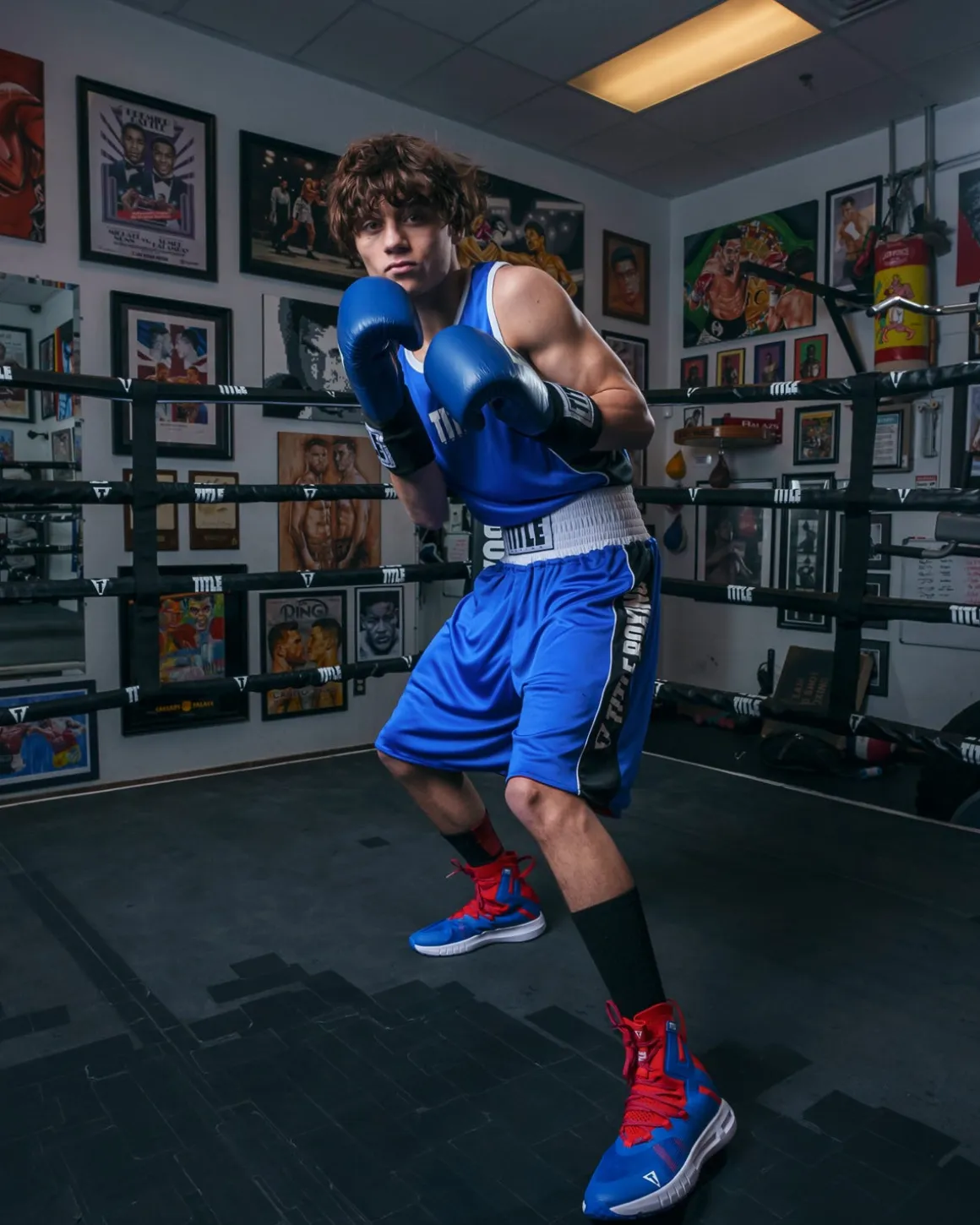 TITLE Boxing Stinger Reversible Amateur Boxing Set