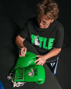 TITLE Boxing WBC Autograph Gloves 2.0