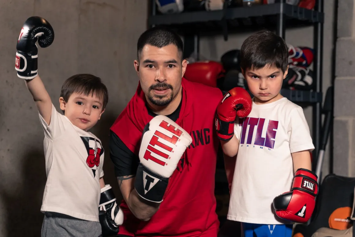 TITLE Boxing Youth Bag Boxing Gloves