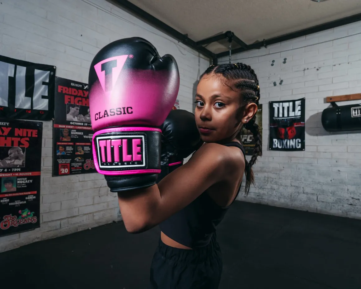 TITLE Classic Crusade Boxing Gloves