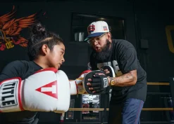 TITLE GEL Tech Punch Mitts 2.0