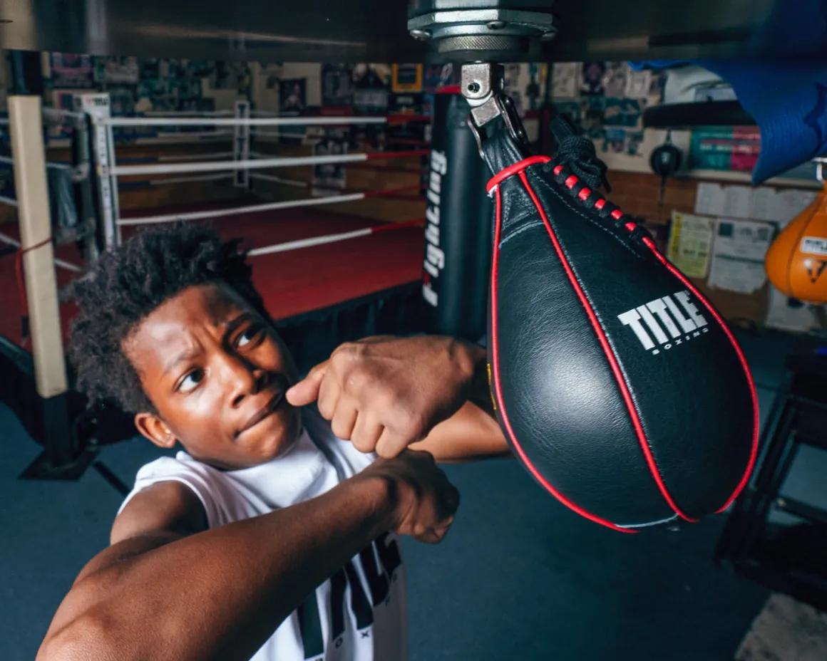 TITLE Gyro Balanced Leather Speed Bag