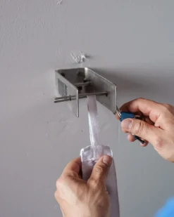 TITLE 2-N-1 Zip Hand Wrap Roller