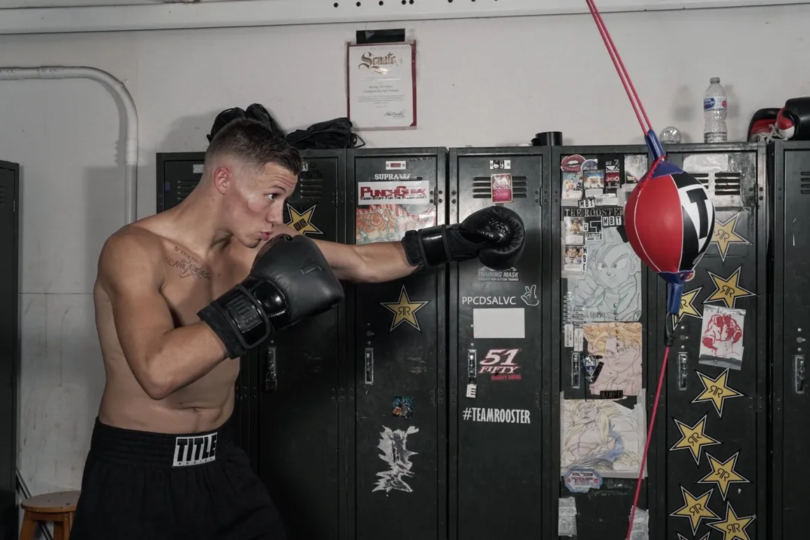 TITLE Rebounder Double End Bag