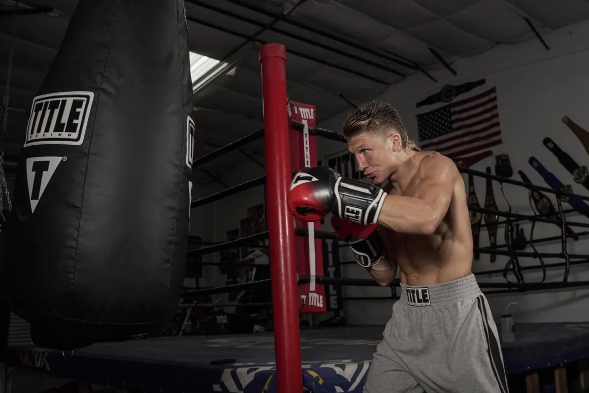 TITLE Speed-Trax Weighted Bag Gloves