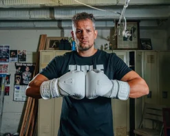 TITLE White Training Gloves 2.0